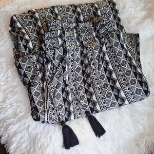 Knox Rose Black & White Geometric Patterned Wide Leg Lounge Pant with Tie Waist